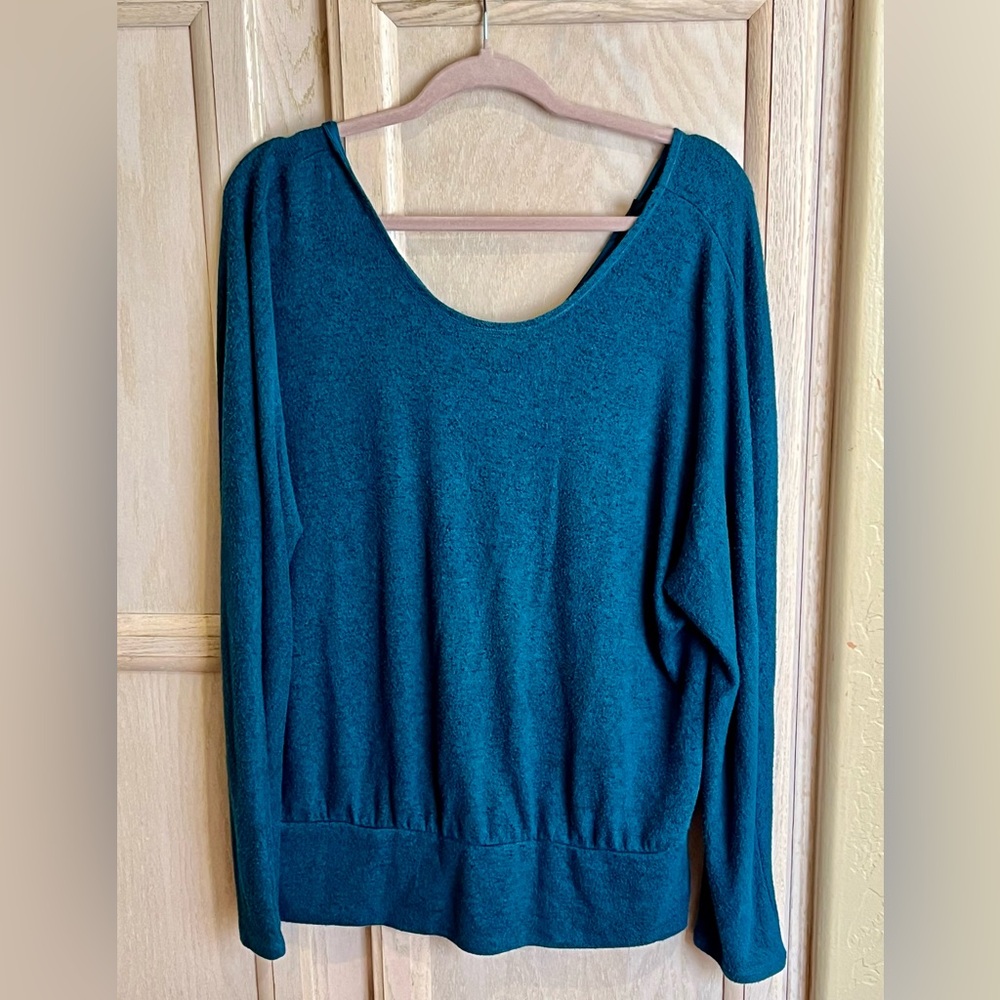 3/$30| 🌸WHBM Sweater